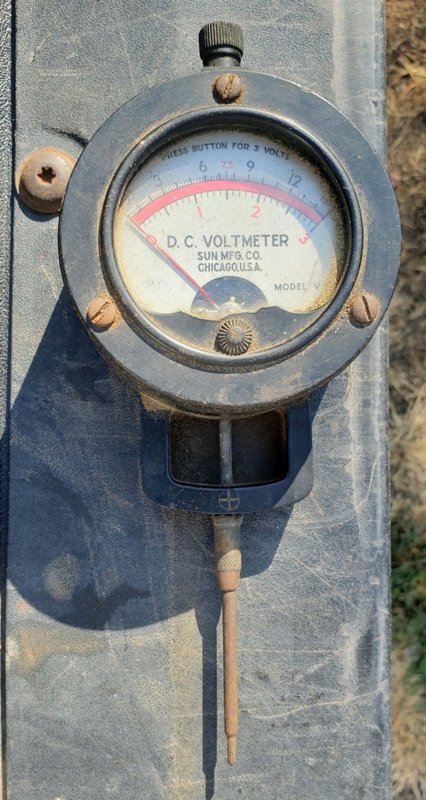 SUN Mfg D.C. DC Voltmeter Gauge Model V Mancave Décor  PARTS REPAIR NOT TESTED