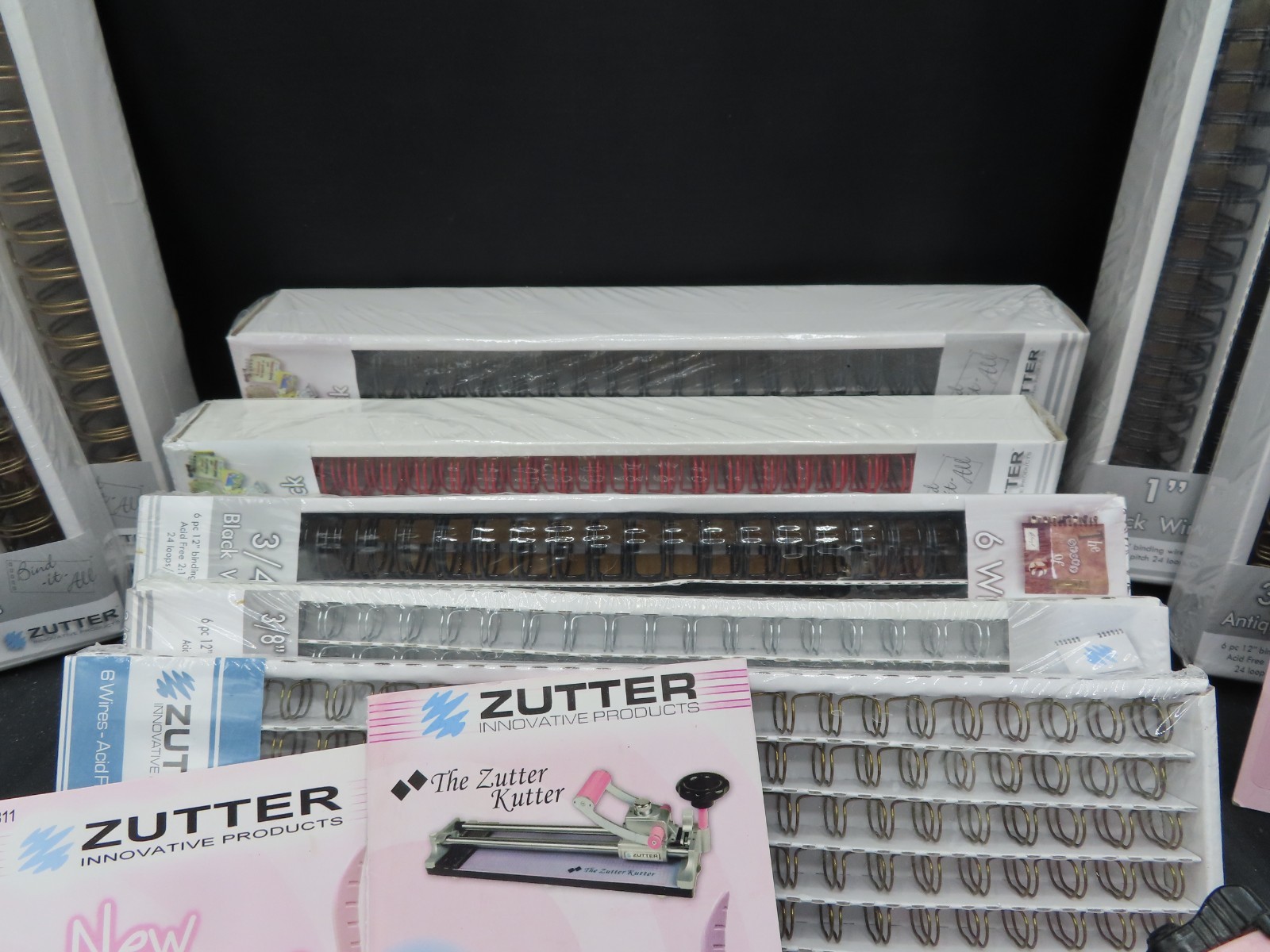 Zutter Bind it All V2.0 Machine and Spinner Album Kit. Various Supplies.