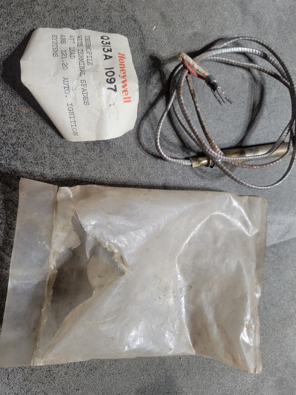 Honeywell Home Q313a1097 Thermopile w/ Terminal Spades, 47” Lead NOS