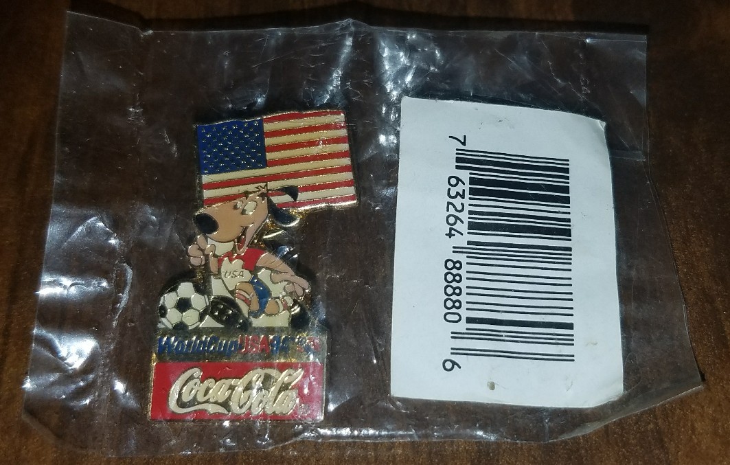 Vintage 1994 Coca Cola World Cup USA Soccer Pin New Flag FIFA Coke Dog Aminco