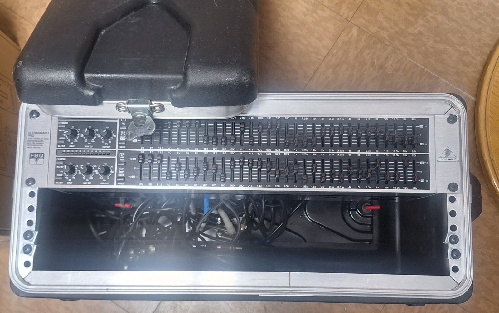 Behringer Ultragraph Pro 31-Band Graphic Equalizer FBQ3102 ( read description)