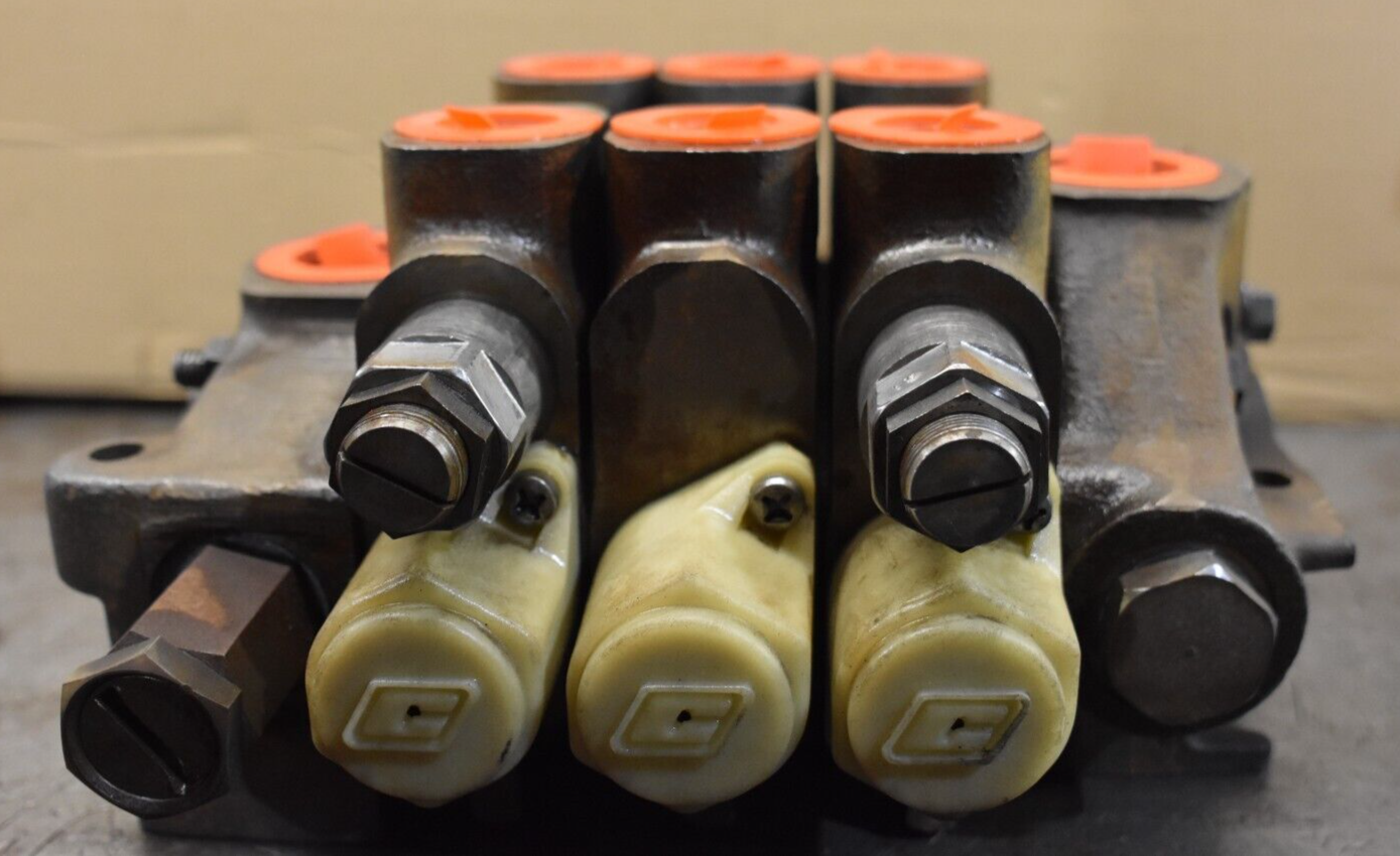 Commercial Intertech DVA 20, 3 Spool Valve 347-9203-842 (Main Valve)