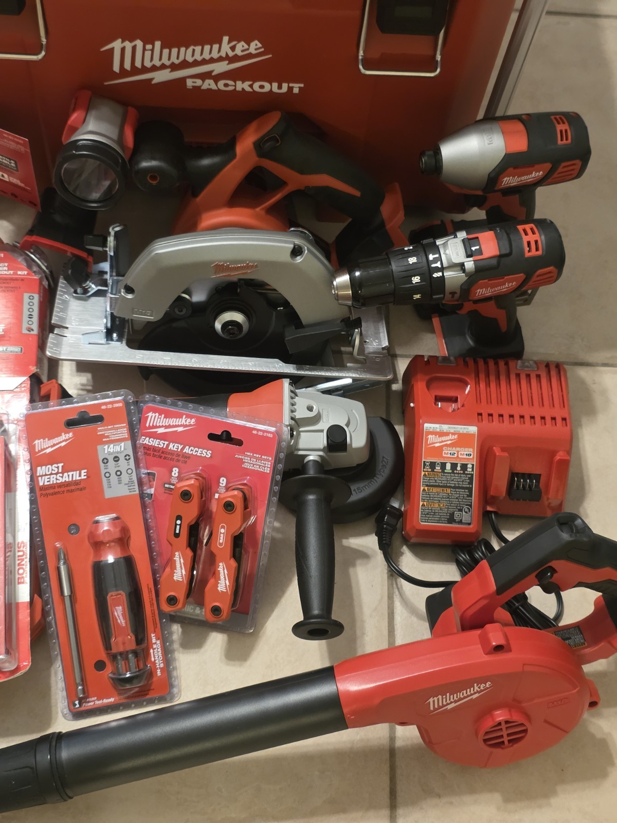 Milwaukee M18 Cordless 6 Tool/Packout, 12 accessories Combo Kit
