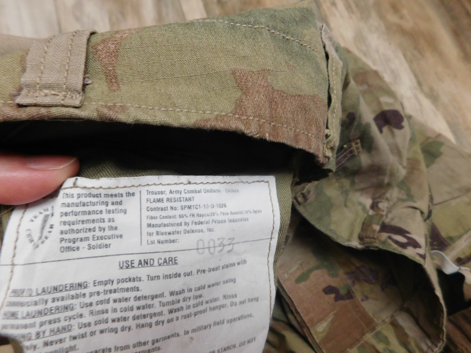 US ARMY OCP FLAME RESISTANT PANTS SZ MED- SHORT