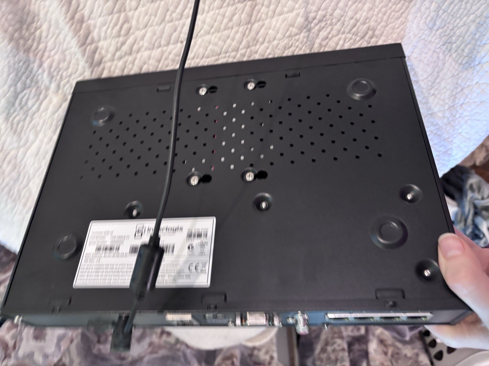 Interlogix TruVision NVR 10cs 4 Camera Security System Tvn-1004cs-1T