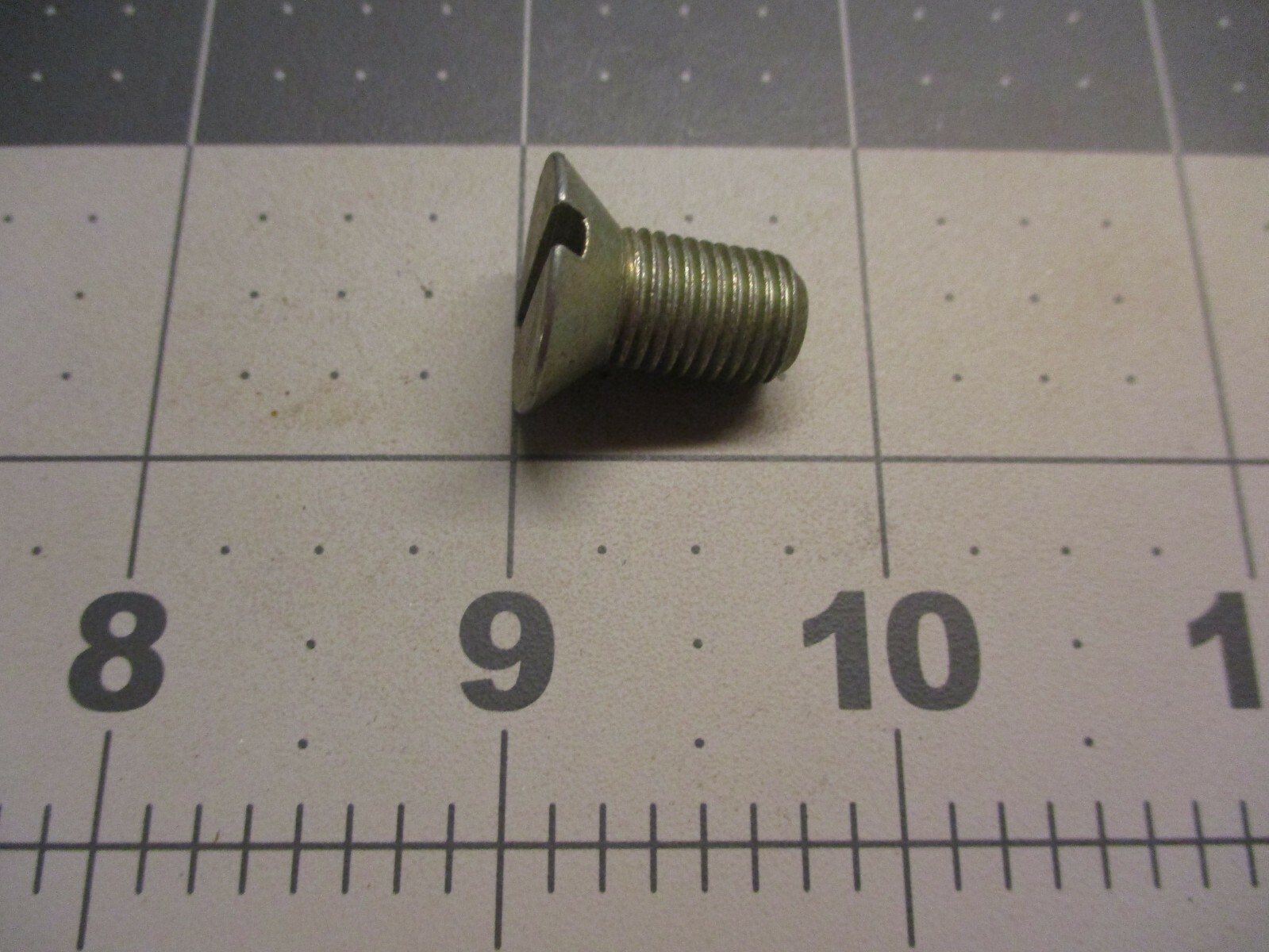 Case 74-610 Screw 3/8"-24 x 5/8" A187740 D32477