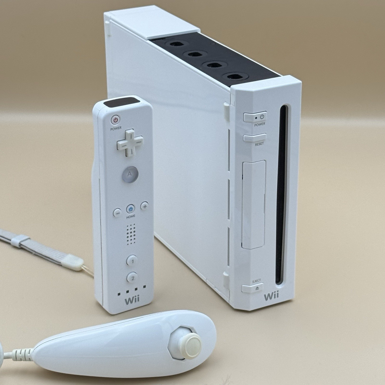 Nintendo Wii (RVL-101, White) w/ Controller, Nunchuck, Power, AV & Sensor