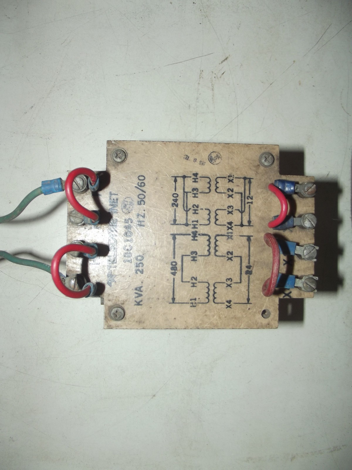 Large Transformer 120 Volt to 6 / 12 Volt READ Descriptiom