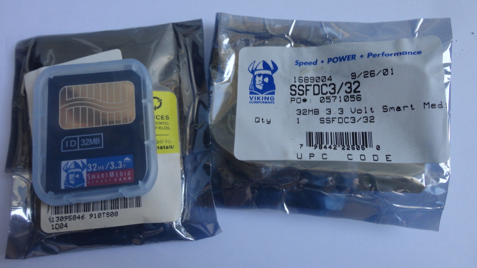Viking SSFDC3/32 Smartmedia 32MB 3.3 V  Volt Smart Media Memory Card New Sealed