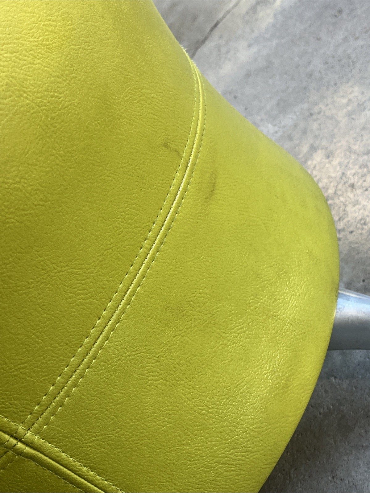 Zenergy™ Ball Chair - Green Excellent Condition