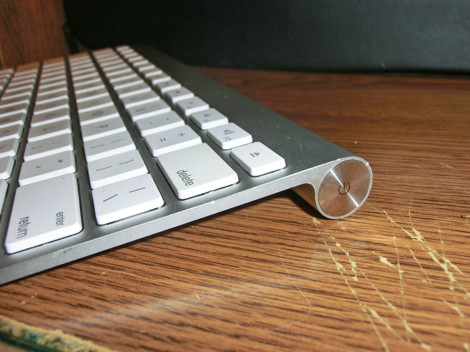 Apple Wireless Bluetooth Keyboard A1314 (Tested/Working)