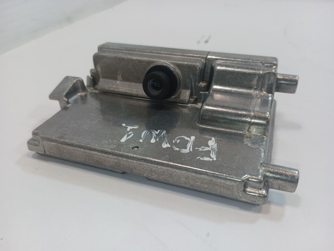 Front Windshield Mounted Camera from 2020 Volkswagen Atlas 12452159