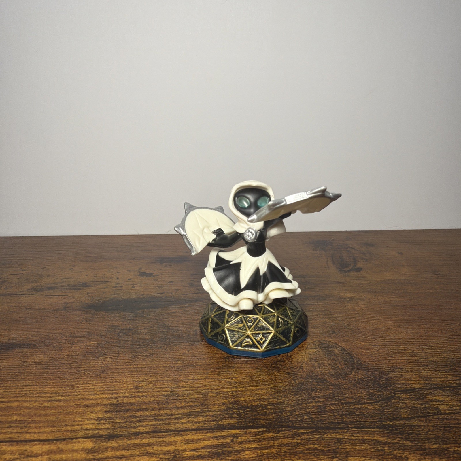 Enchanted Lightcore Star Strike Skylanders Swap Force Figure