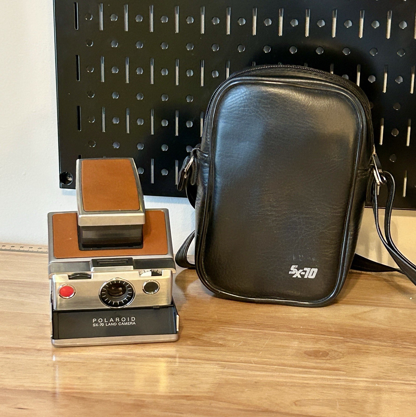 Vintage Polaroid SX-70 Brown Land Instant Film Camera with Bag, UNTESTED AS IS
