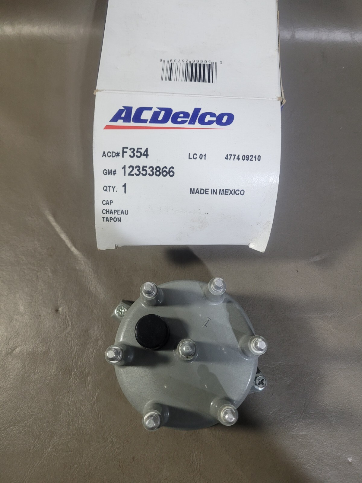 Genuine GM DISTRIBUTOR CAP 12353866 ACDlelco F354 OEM NEW