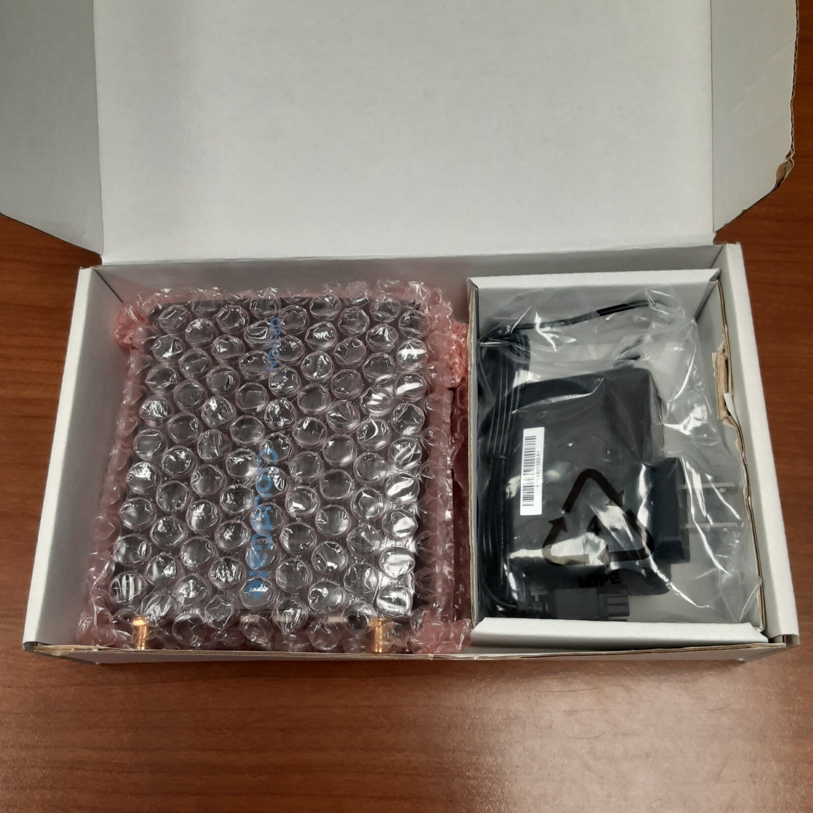 CloudGate CG0124-12135 Router/Modem with Power Supply.