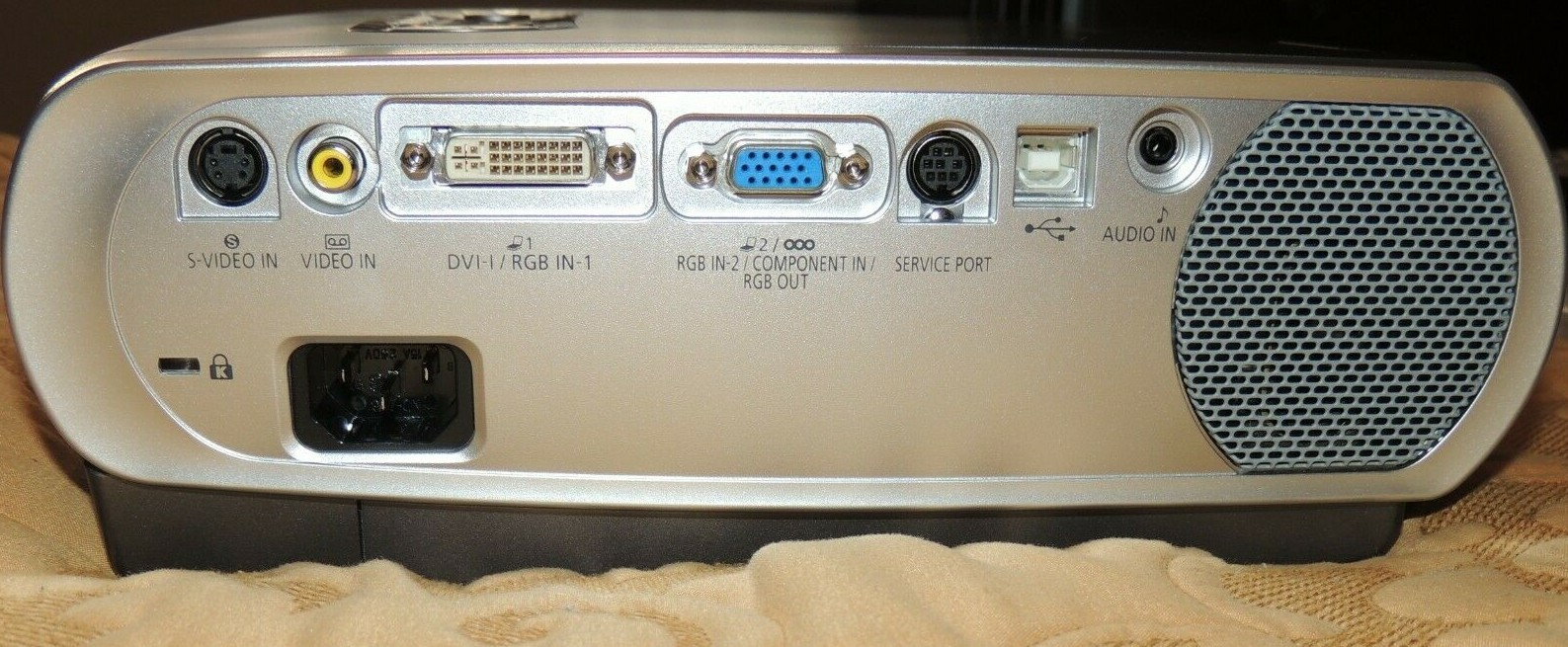 Canon REALiS SX50 Multimedia Data Projector with Case Japan