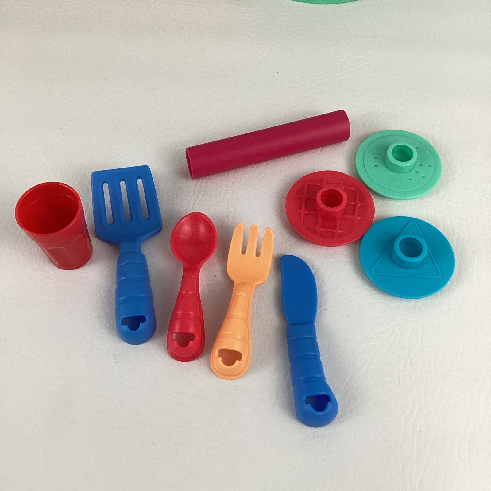 Play-Doh Flip N Serve Breakfast Playset Griddle 2010 Hasbro Kitchen Creations