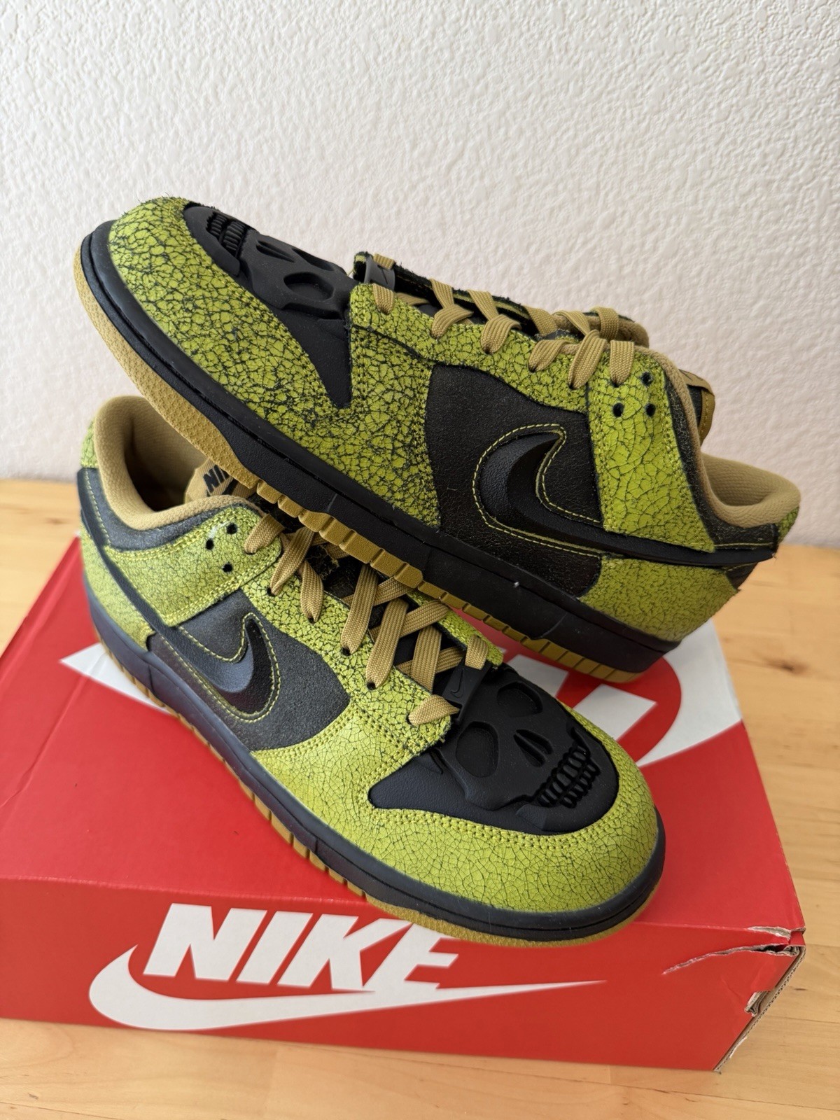 Nike Dunk Low QS Retro Halloween Skull Bright Green Men Size 9.5 HV6103-300 NEW