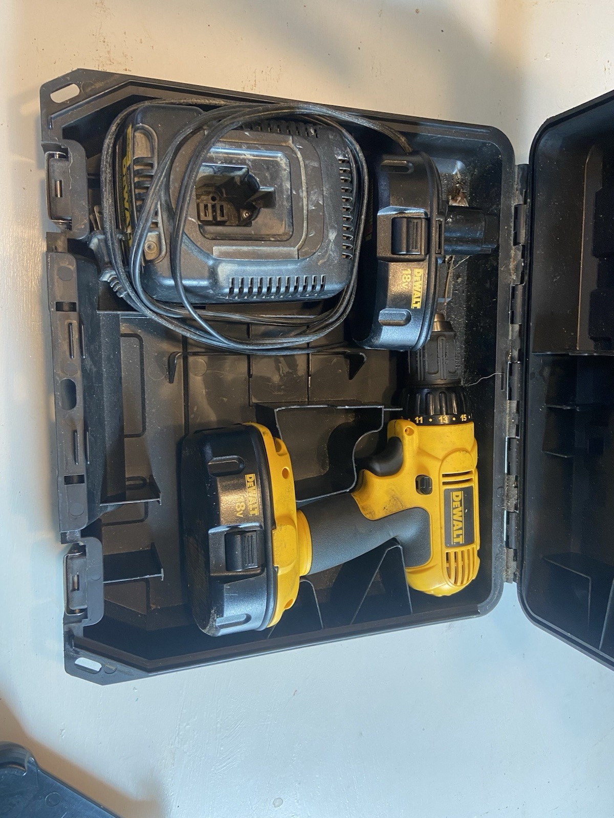 DEWALT DW928 18V XRP Cordless Drill/Driver Kit w/ 1 Battery, Charger, Case
