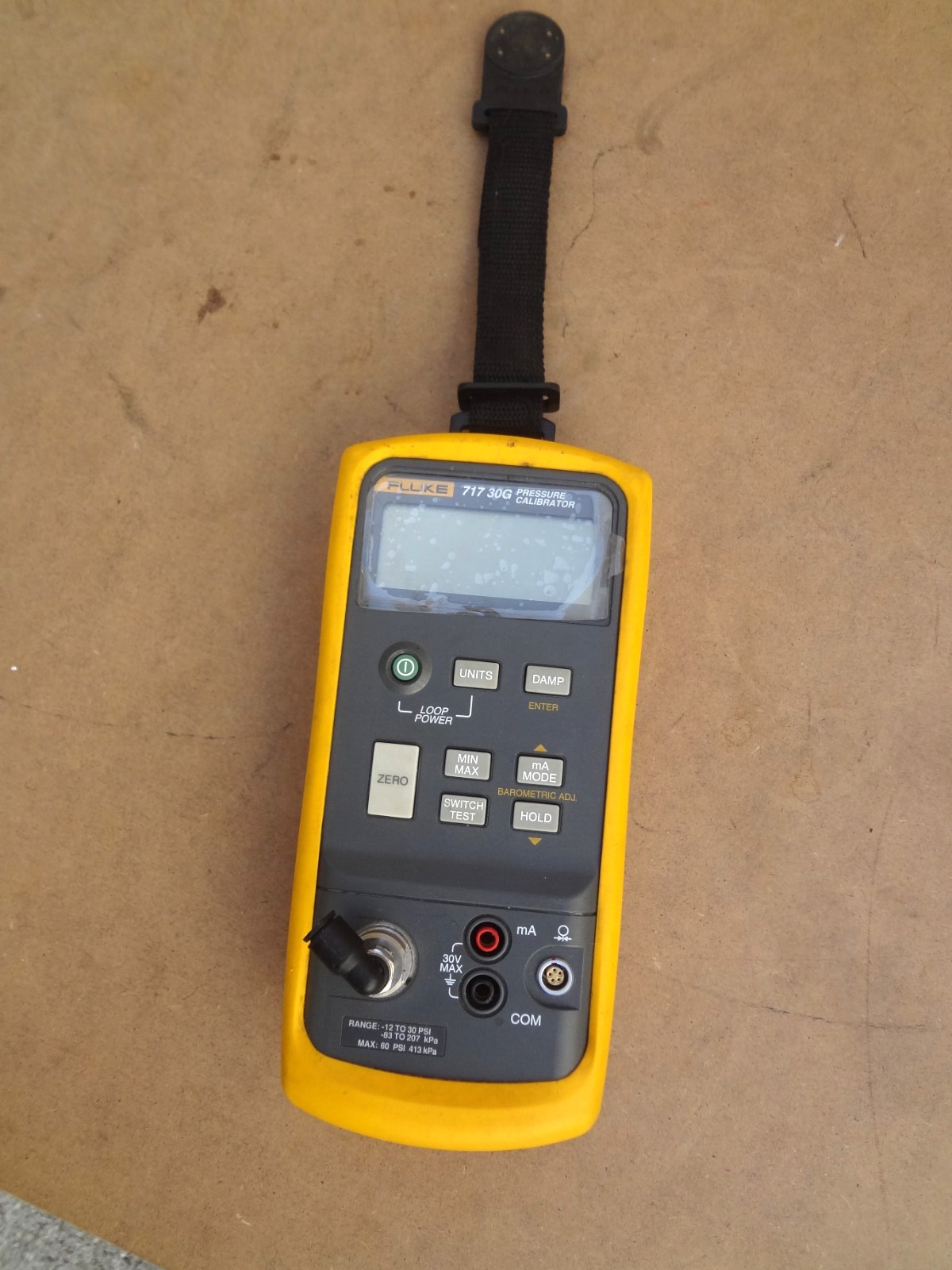 FLUKE 717-30G PRESSURE CALIBRATOR