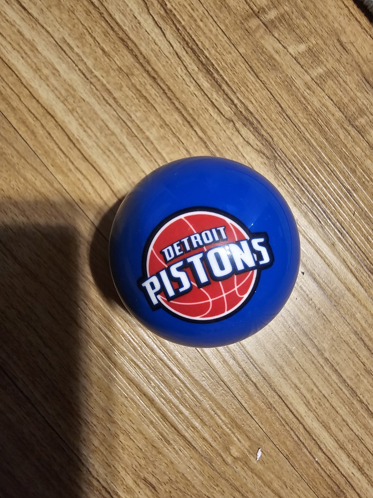 Detroit Pisons NBA Billiard Pool Cue Ball Man Cave Bar Sports
