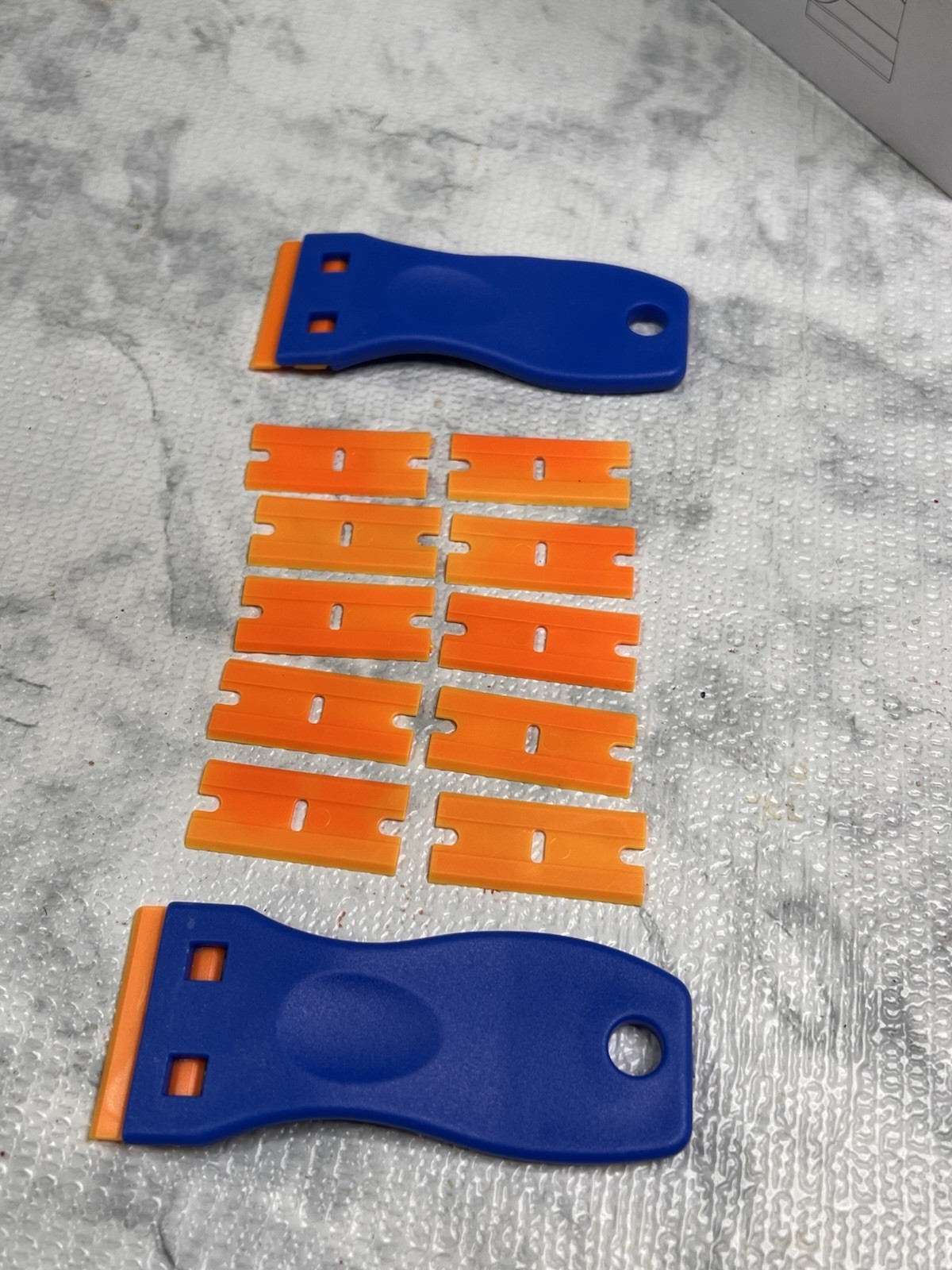 plastic razor blade scraper tool