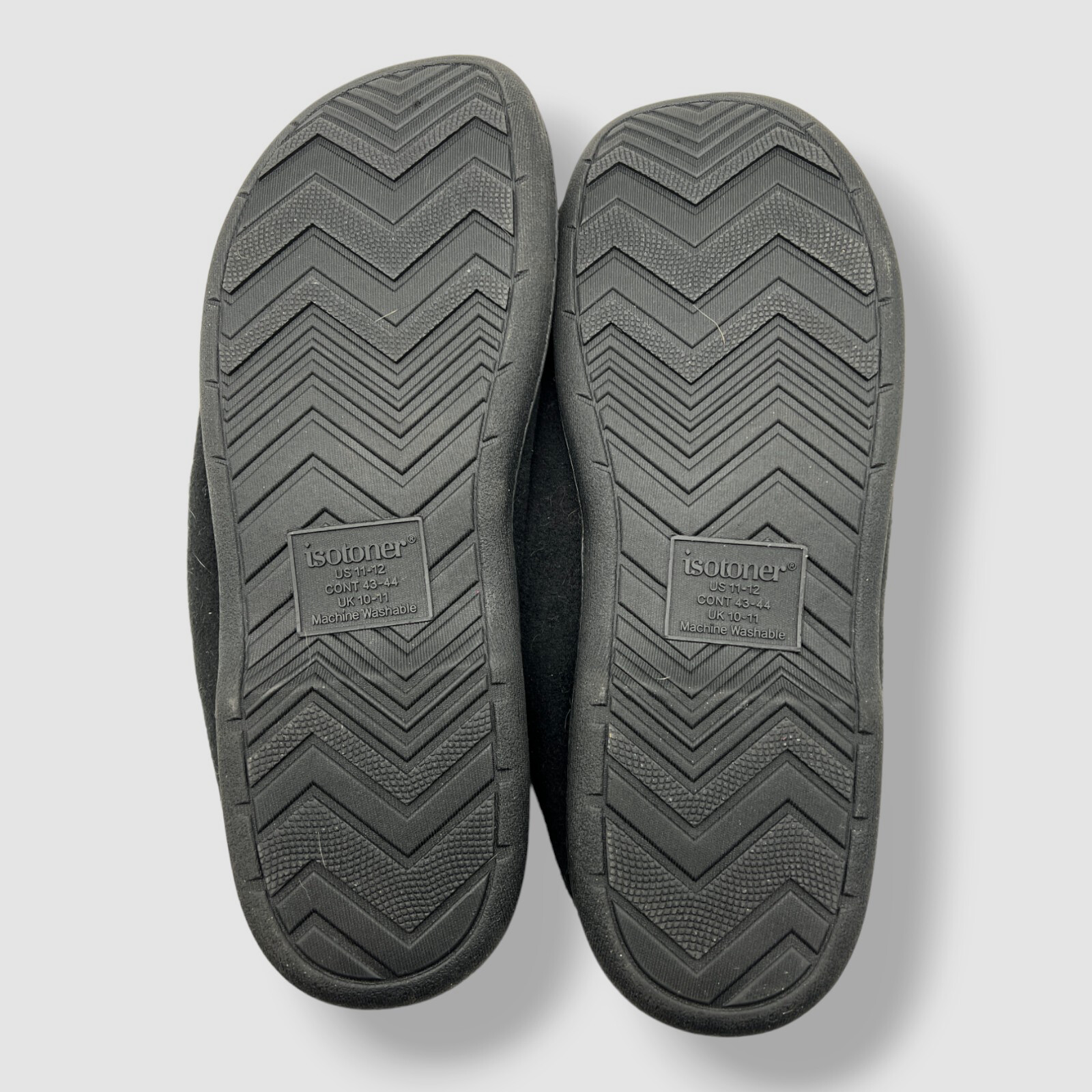 $40 Isotoner Men's Black Memory Foam Slipper Shoes Size 11-12