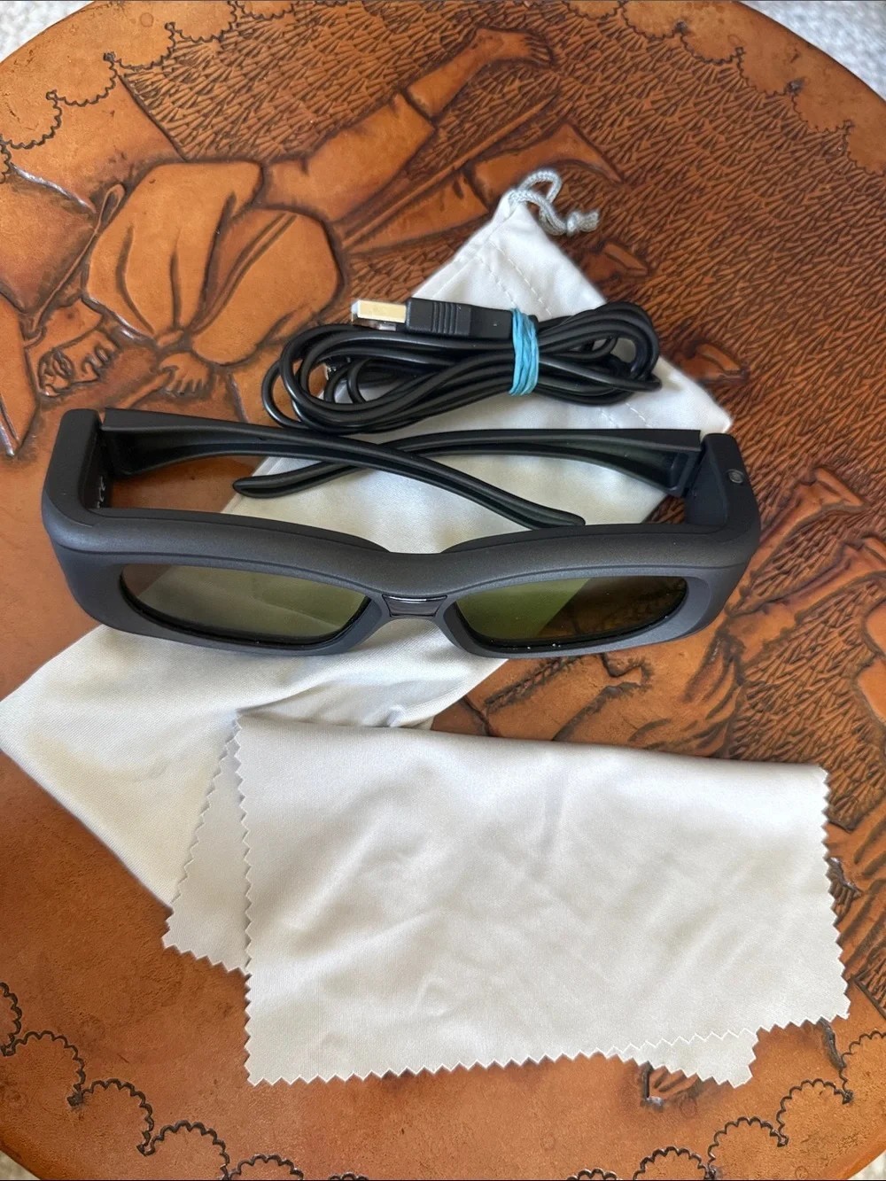 2 Quantum 3D G5 Universal 3D Glasses with Duo Sync Technology Infrared Bluetooth