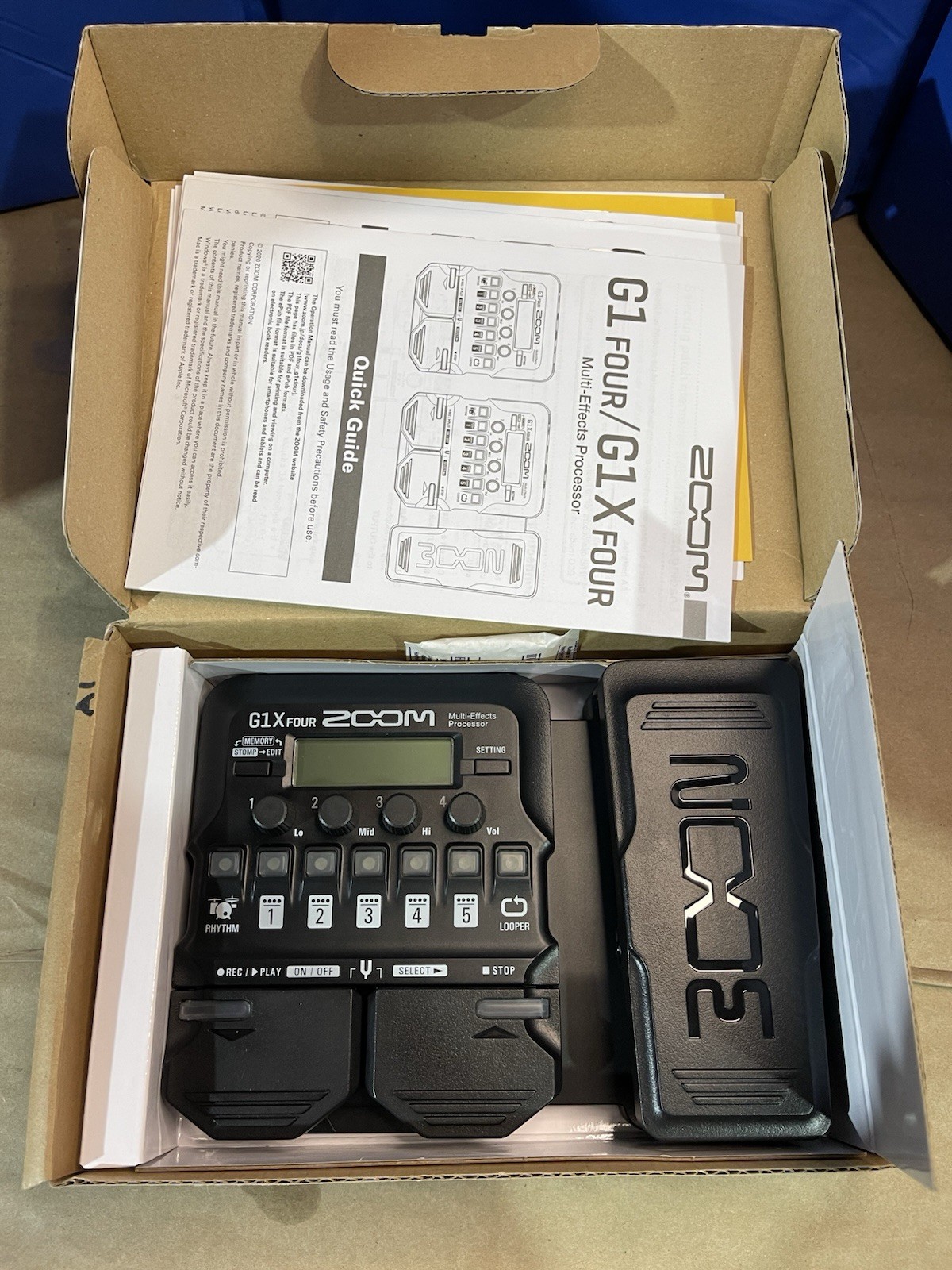 ¥Zoom G1X FOUR Multi-effects Processor with Expression Pedal New Open Box