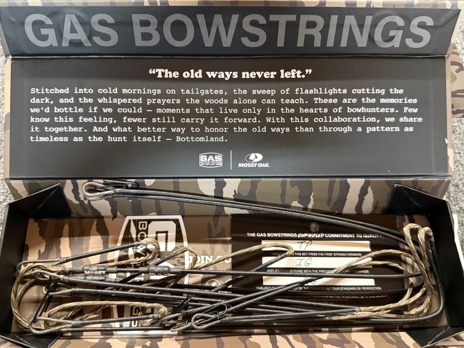Limited Edition Gas Bowstrings Mathews ARC 30 Mossy Oak Bottomlands String Set