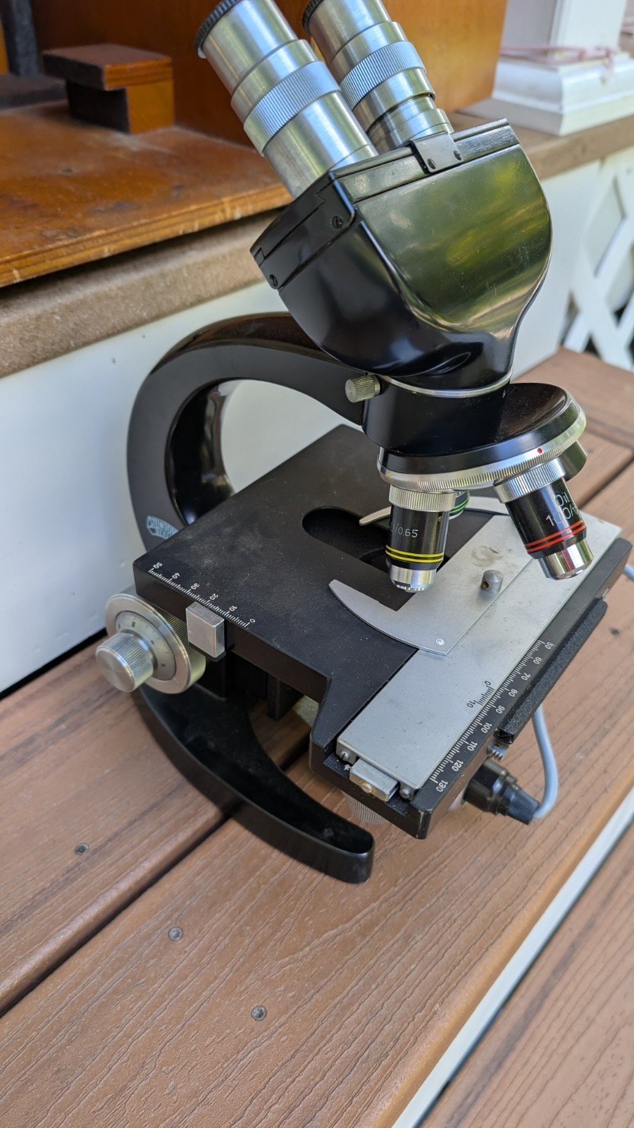 VTG. STEINDORFF, BERLIN MICROSCOPE WITH OBJECTIVES, LIGHT, ORIGINAL FITTED BOX.