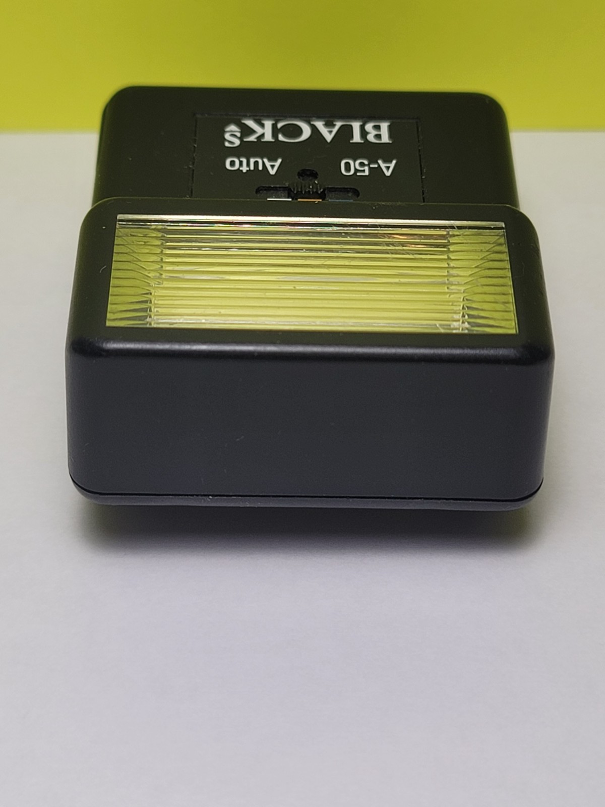 '' Yashica - Sears - Black Compact Flash - Small - Tiny flash for SLR cameras