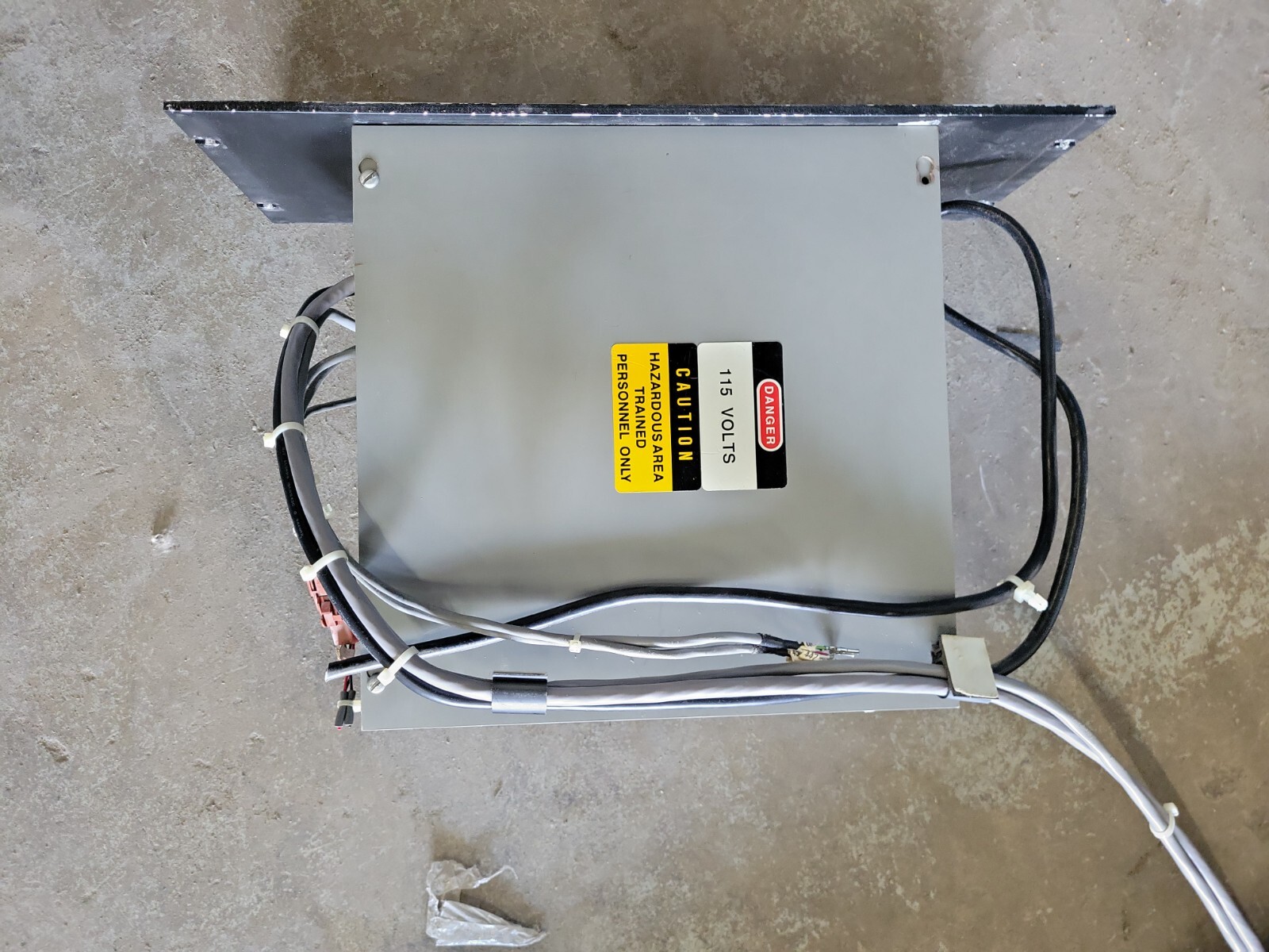 QMC Technologies 709-138 Power Supply Universal Instruments VCD 6241B