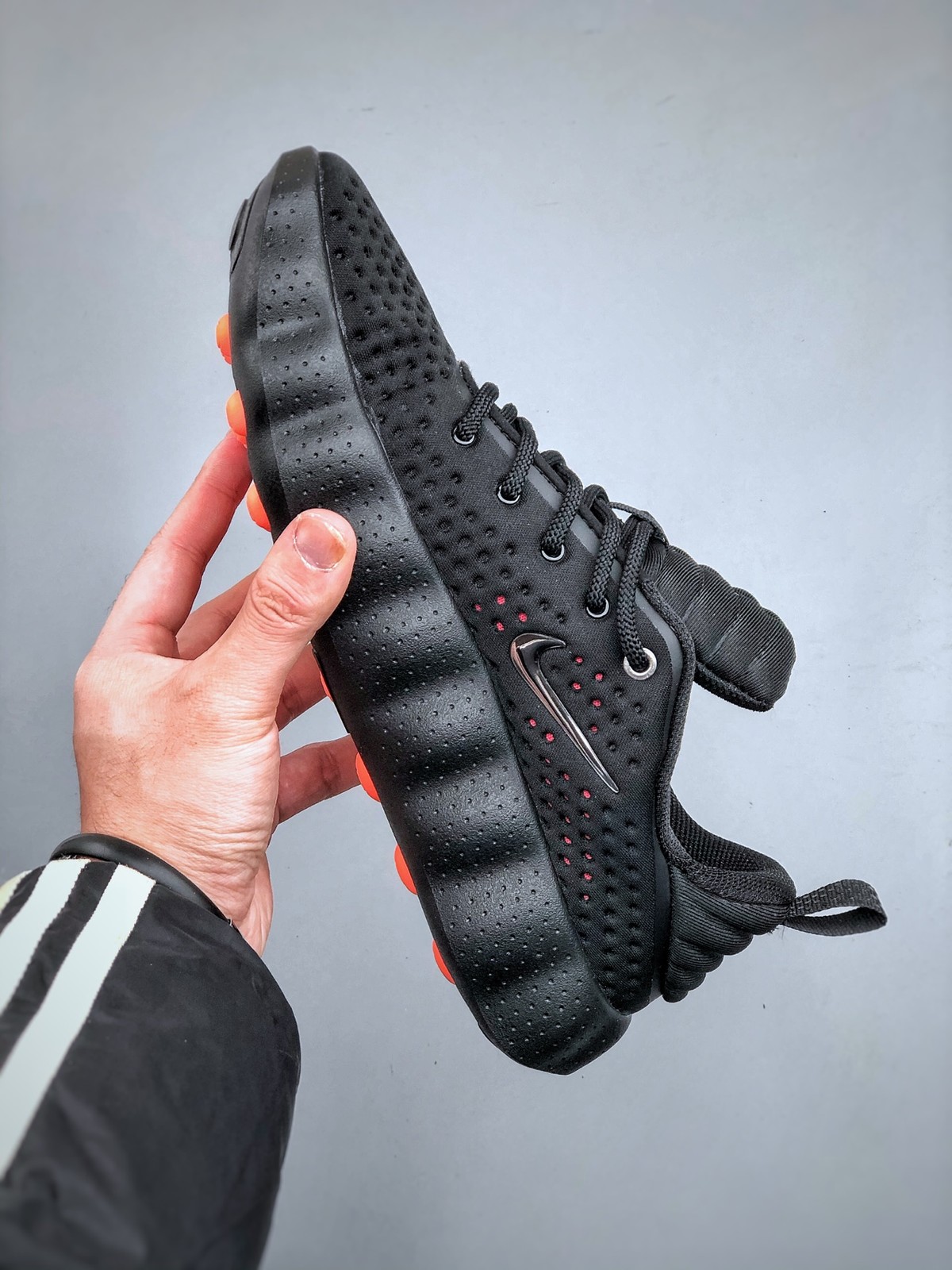 NK Mind 002 Black Hyper Crimson HQ4308-001 New Men Size with Box