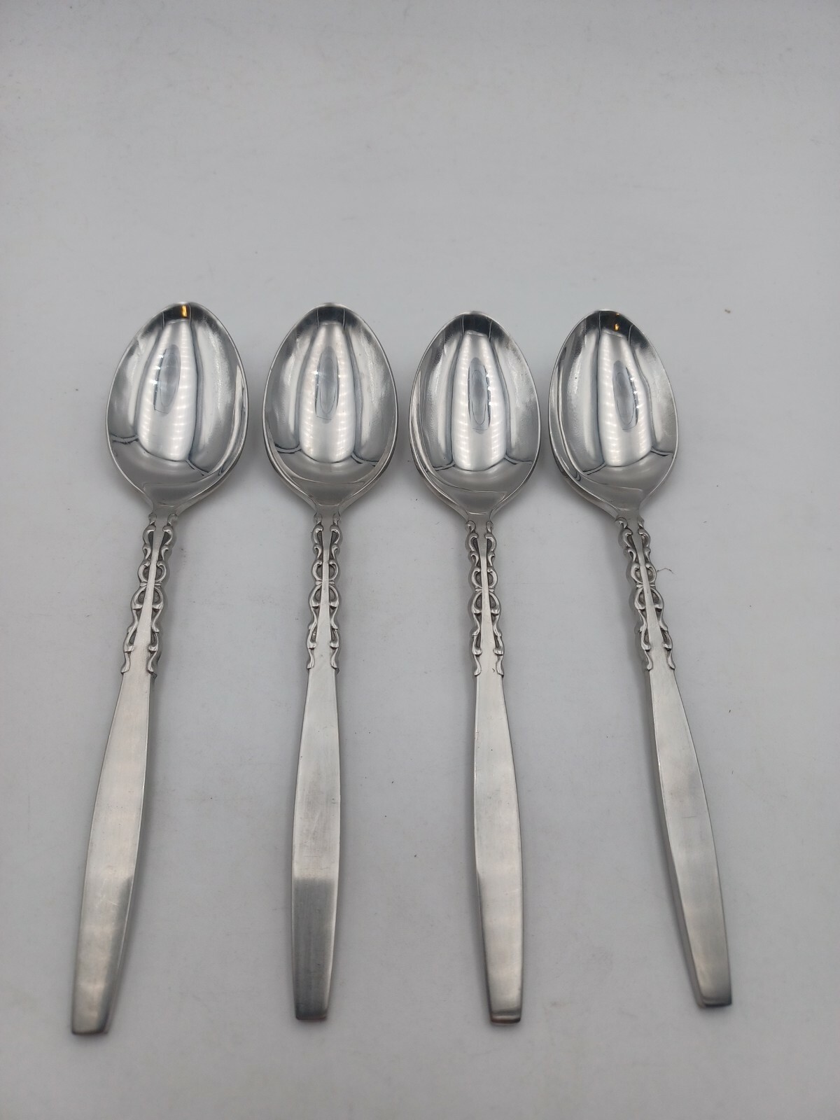 Lot of 4 International Lyon Alhambra Stainless Teaspoons 6 1/4"
