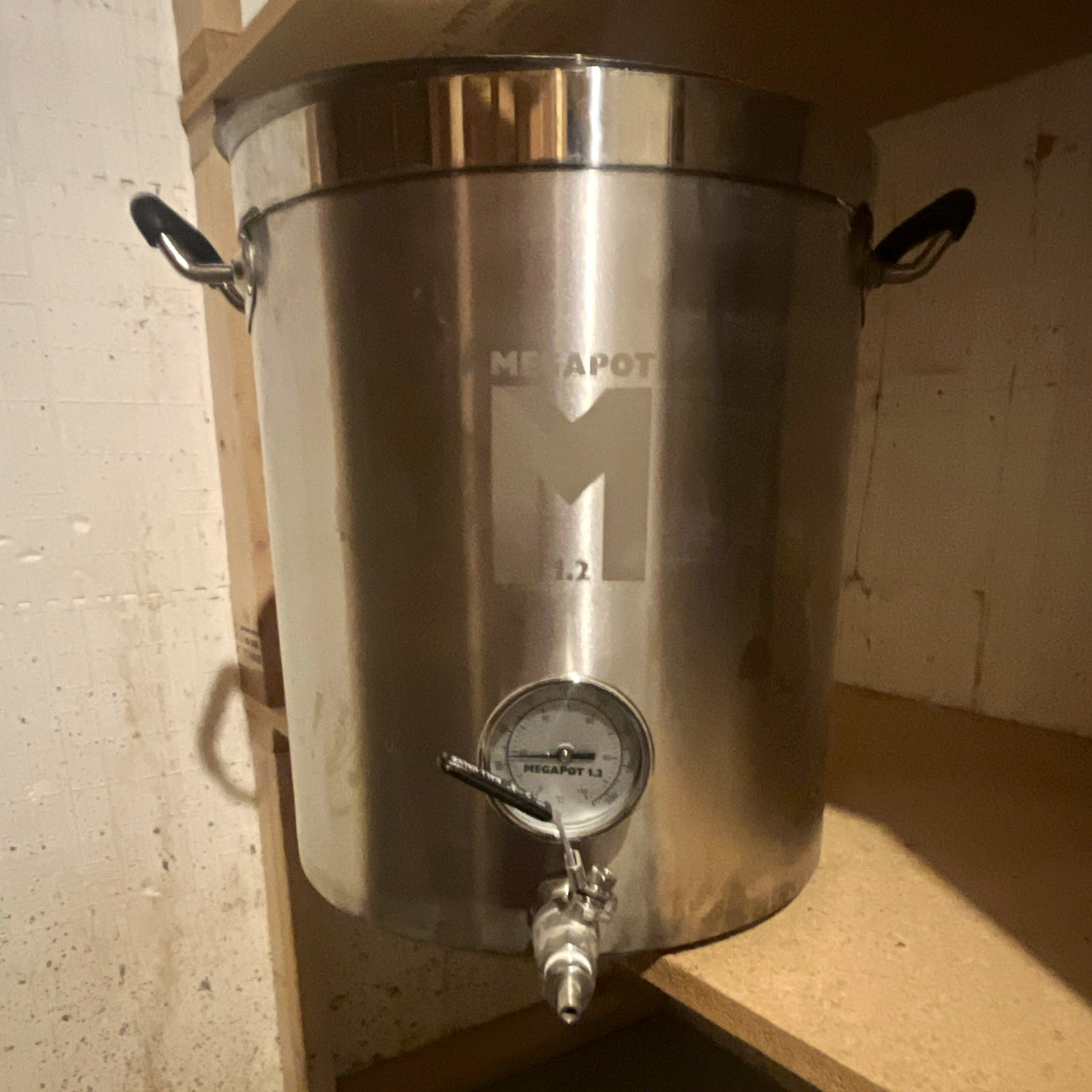 Megapot 1.2 Stainless Steel Brew Kettle w/ Lid Dial Thermometer Ball Valve