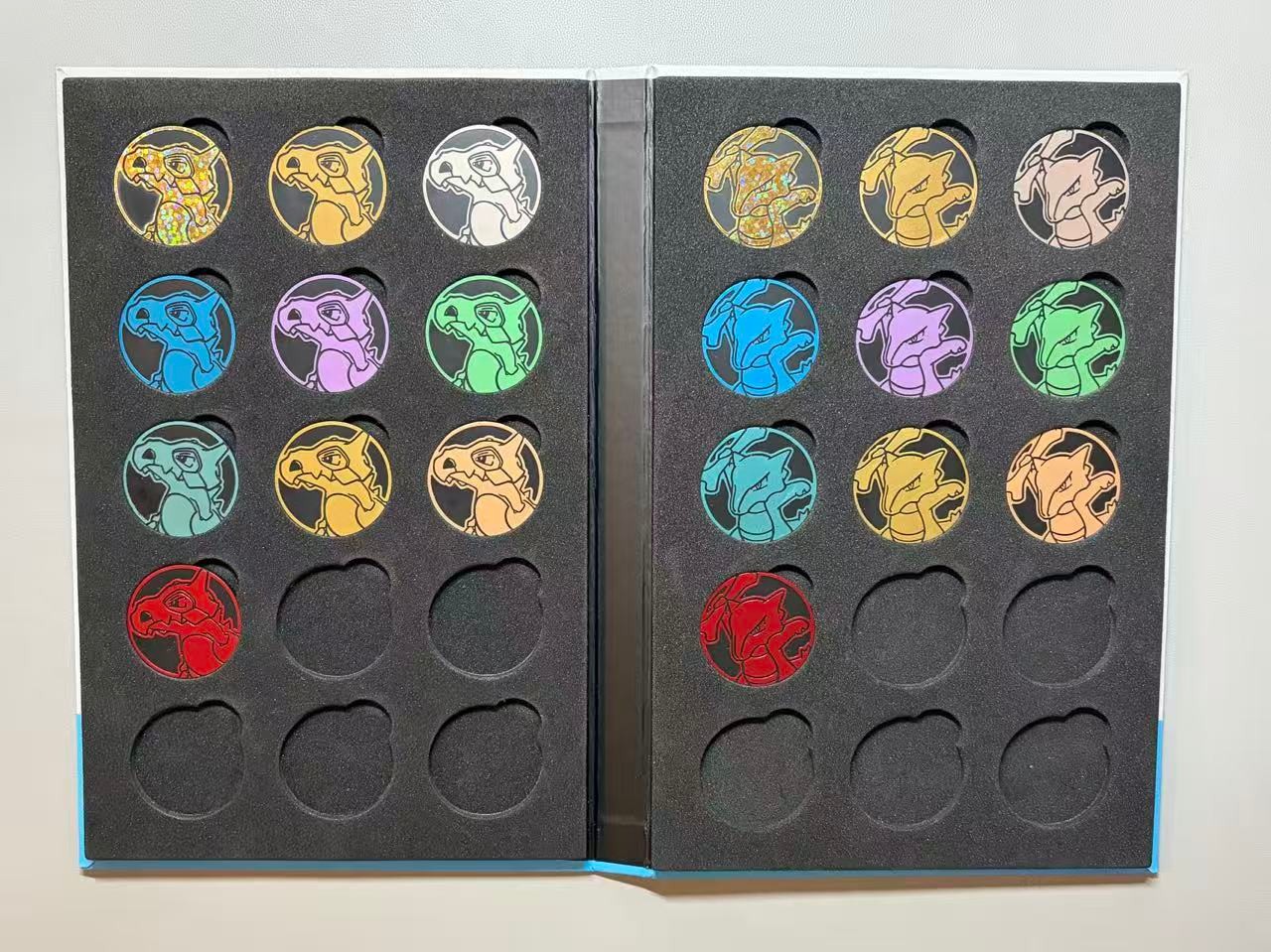 Pokemon TCG  Cubone&Marowak Rare Holo Plastic Medal with Album Chinese 2025