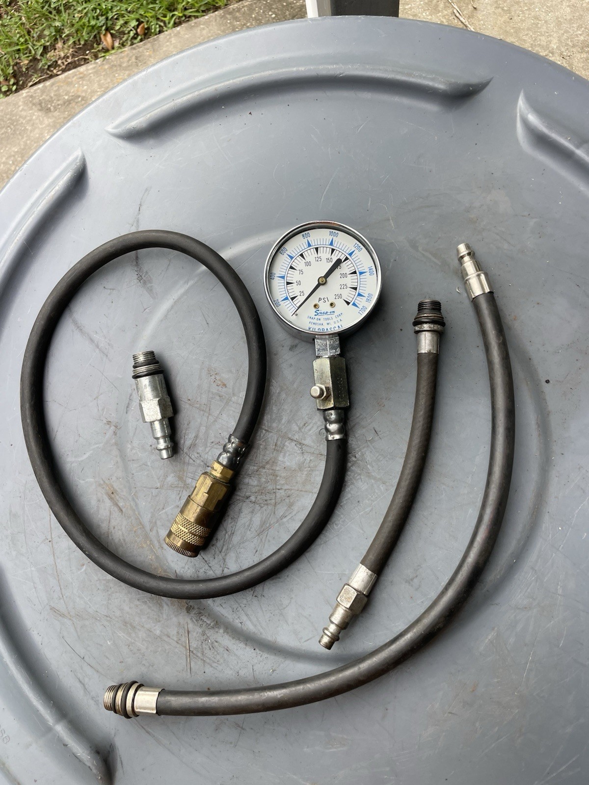Snap-on Tools MT308KB Compression Tester Gauge & 2 Hose Set Good Condition
