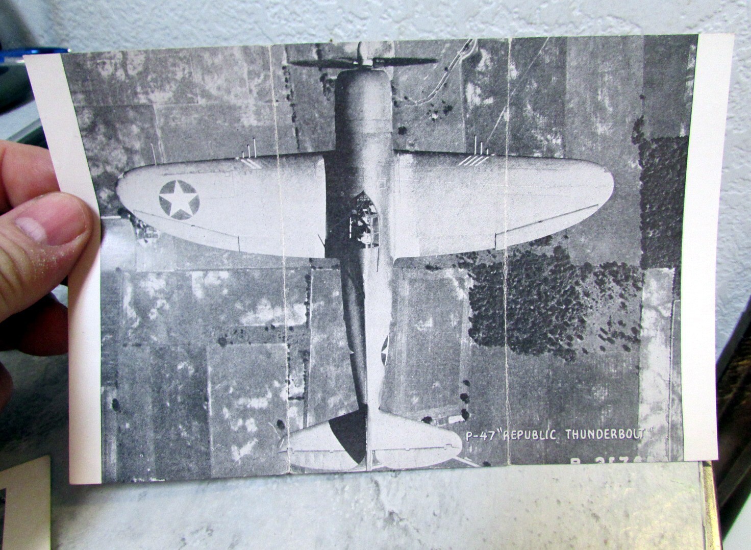 WWII plane recognition plastic plane, ID Card & Photograph, P-47 Thunderbolt