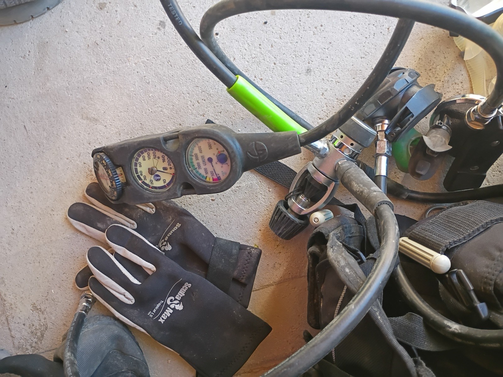 Genesis Scuba Lot - Multiple Items In Good Condition