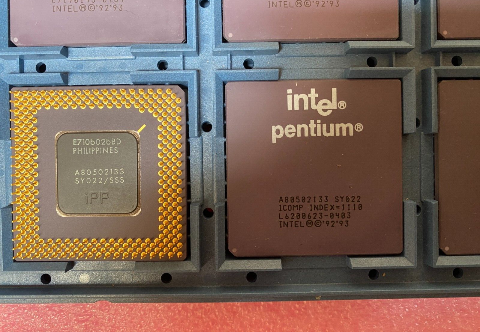 Intel Vintage Pentium 133 Ceramic Socket 7 Gold Pin CPU A80502-133 SY022 SK106