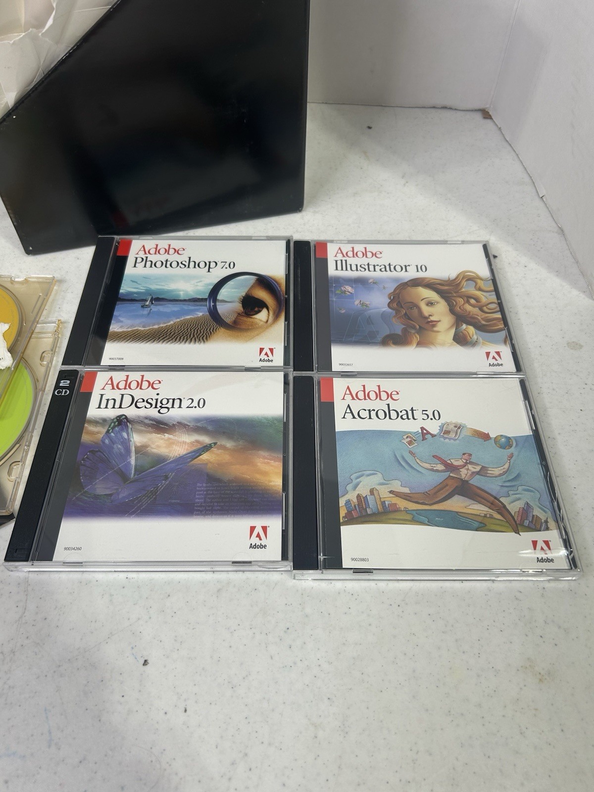 Adobe Design Collection MAC - RETAIL - Photoshop 7, InDesign 2, Illustrator 10