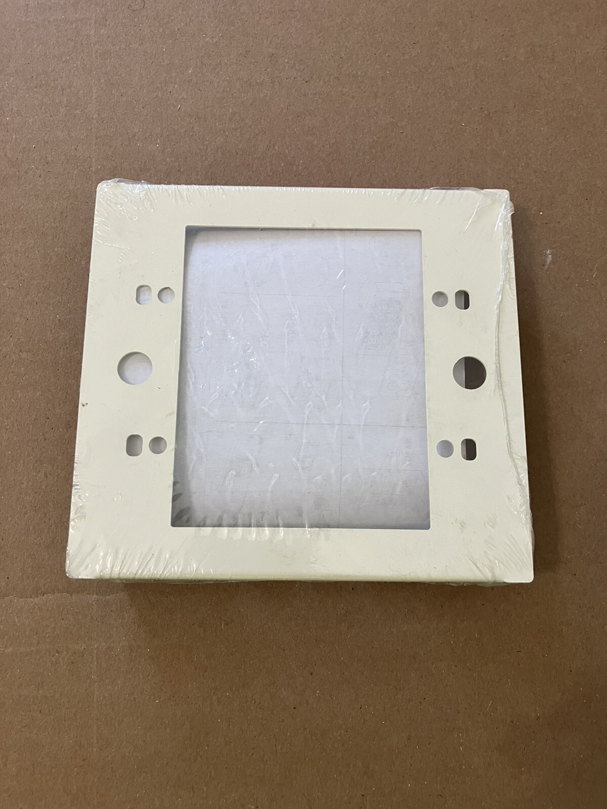 WIREMOLD LEGRAND V4047C-2 2-GANG DEVICE COVER PLATE, SNAP-ON, IVORY