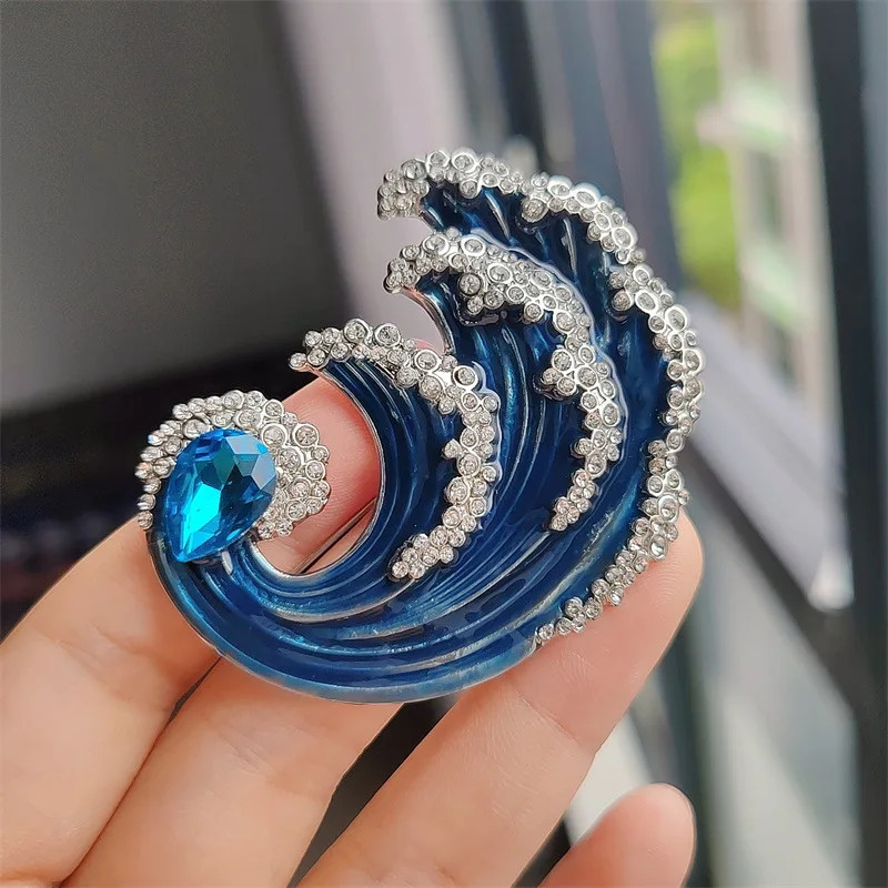 Luxury Wave Shape Brooch Fashion Women's Accessory Pins Jewelry