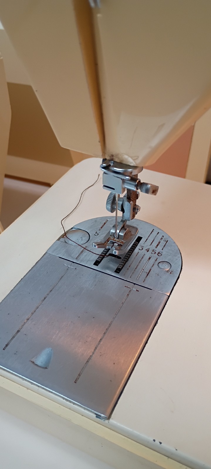 Vintage Singer Genie 353 Sewing Machine Working fine