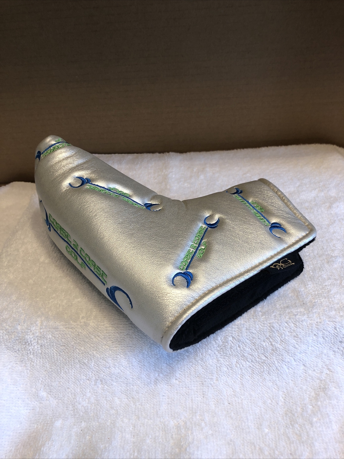 Silver coast 2 coast golf blade putter cover