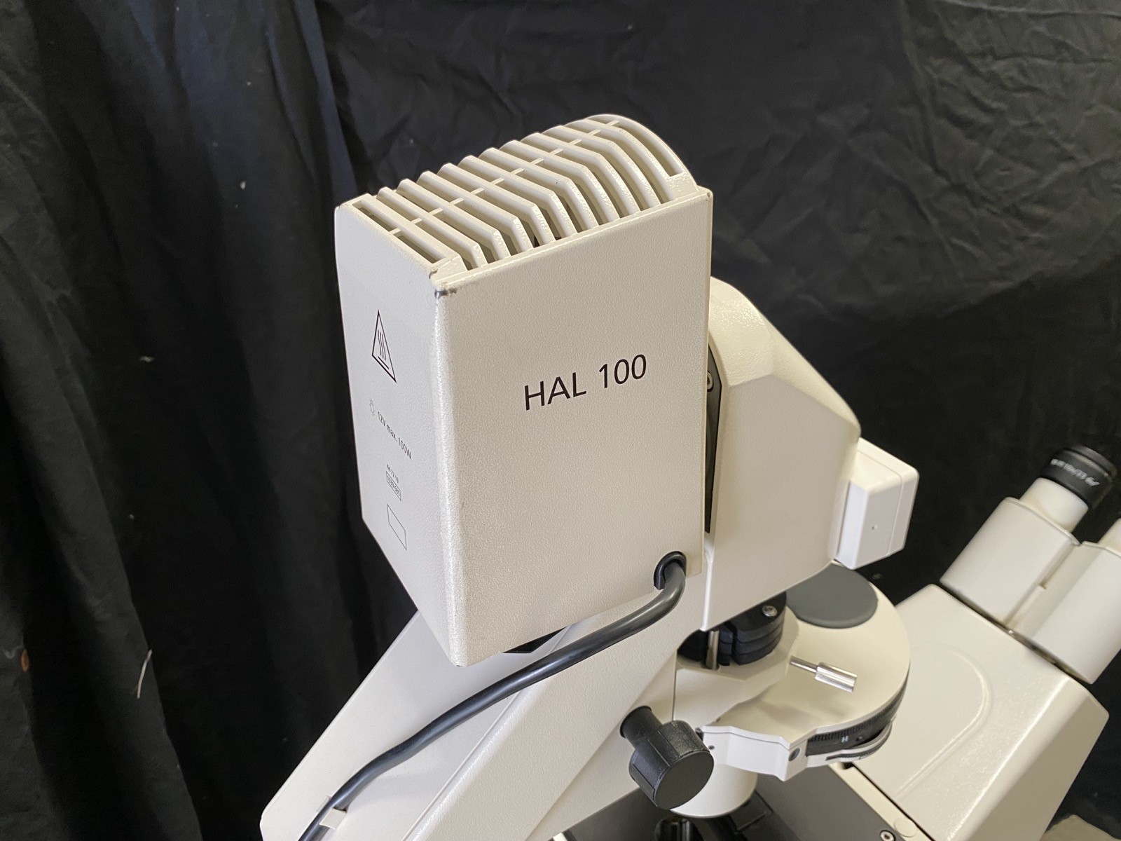 ZEISS Axiovert 200 Inverted Fluorescence Phase Contrast Microscope With FluoArc
