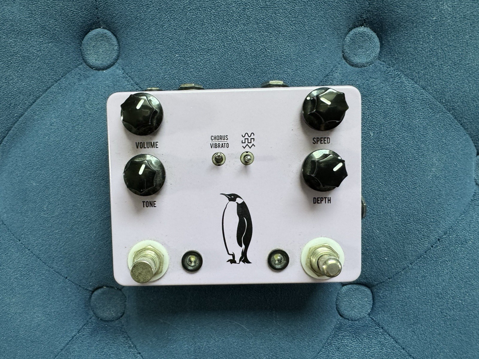 JHS The Emperor Version 1 Guitar Effects Pedal - Chorus & Vibrato Modulation