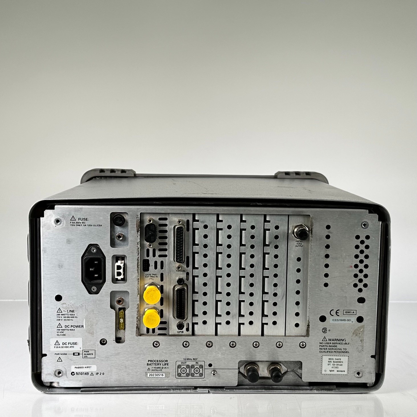 Agilent E4407B ESA-E Spectrum Analyzer w/ Options: 1D5, 1DR, A4H, AYZ, B72